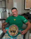 Ceinture WBC porté par USYK, champion du monde unifié des lourds