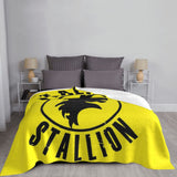 Décoration boxe couverture Italian Stallion, déployée sur un lit