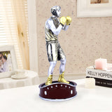 Statue boxe dans une cuisine