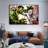 Tableau boxe Mike Tyson contre Hulk affiché dans un grand salon