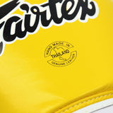 Gants de boxe FAIRTEX (jaune), détail logo