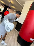Le champion Suisse poids Lourd utilise des gants esprit boxe