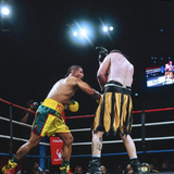 Coins de ring de boxe lors du combat de Leonardo Mosquea