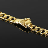 Détail des maillons gourmette du bracelet gant de boxe or