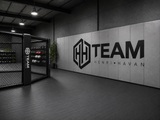 Panneaux muraux premium avec logo Team HH pour club de MMA