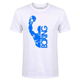 T-shirt boxe BOXING blanc, boxeur et lettrage vertical imprimés en bleu