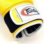 Gants de boxe FAIRTEX (jaune), détail fermeture velcro