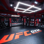 Cage MMA UFC dans salle de Gym
