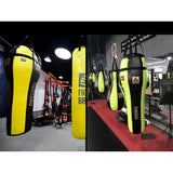 Sac de frappe Uppercut Pro Long 150 cm, installation en salle