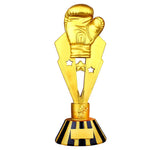 Trophée boxe constitué d'un gant de boxe sur une statue étoilée en plaqué or