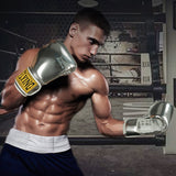 Boxeur utilisant les gants de boxe Argent